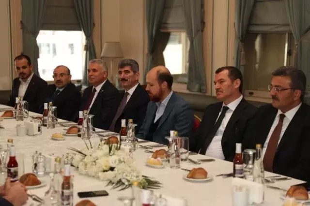 Vali Ustaoğlu, Okçular Vakfının Toplantısına Katıldı