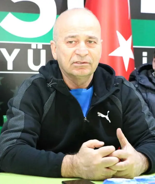 Batuhan Karadeniz Sakaryaspor'a Geri Döndü Batuhan Karadeniz Sakaryaspor'a Geri Döndü