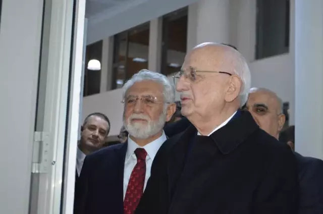 Meclis Başkanı Kahraman, Güneydoğu'nun En Büyük Kütüphanesi Açtı Meclis Başkanı Kahraman, Güneydoğu'nun En Büyük Kütüphanesi Açtı