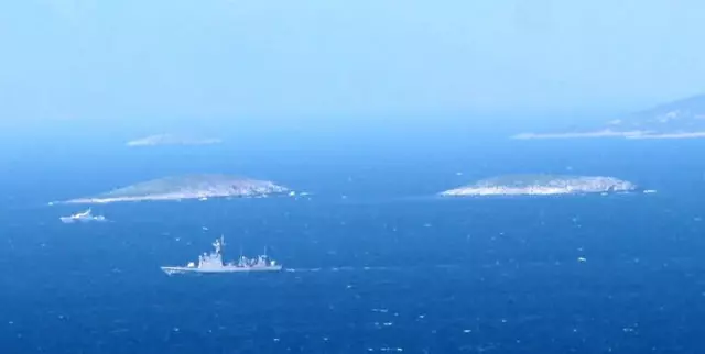Mehmetçik, Kardak'ta Yunan Askerlerine İzmir ve Mehter Marşı Dinletti