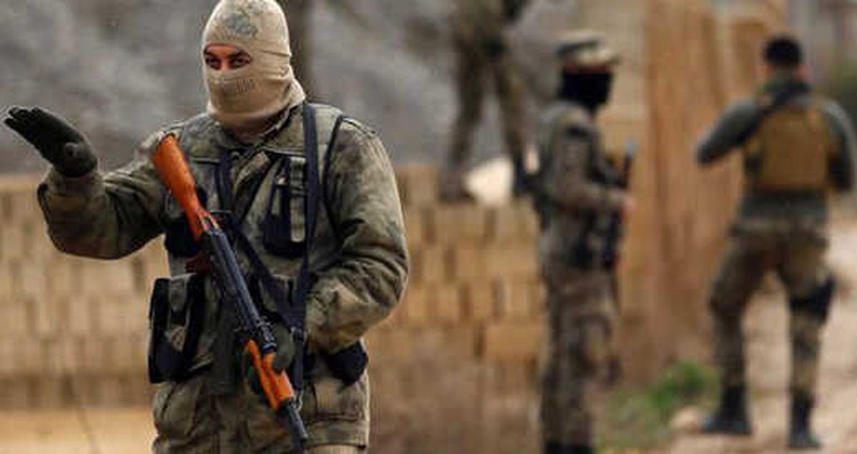 Afrin'e İlerleyiş Sürüyor! Cinedres'te YPG'nin Silah Deposu Ele Geçirildi