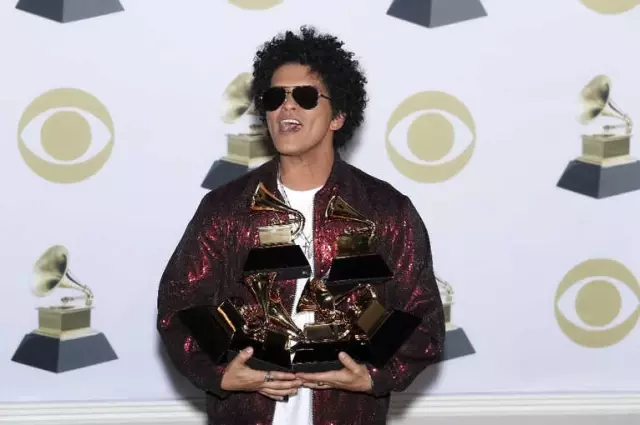 Bruno Mars, Grammy Ödülleri'ne Damga Vurdu Bruno Mars, Grammy Ödülleri'ne Damga Vurdu