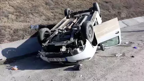 Trafik Kazası: 1 Yaralı Trafik Kazası: 1 Yaralı