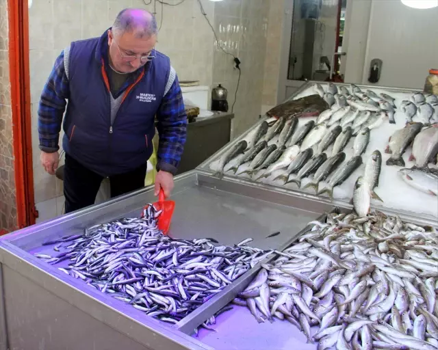 Balık Fiyatları &quot;Cep Yakmaya&quot; Devam Ediyor haberi fotografı, fotografları