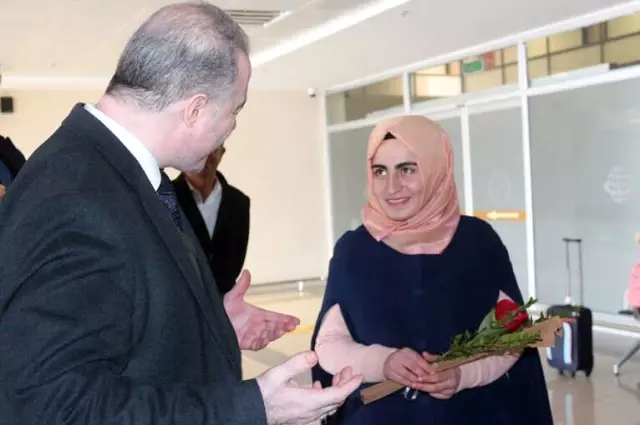 Dereceye Giren Öğrenciler Umreden Döndü Dereceye Giren Öğrenciler Umreden Döndü