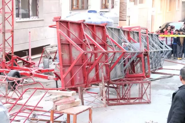 İnşaatta Demir İskele Devrildi: 1 Ölü, 1 Yaralı