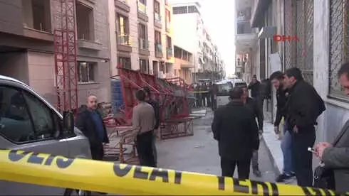 İzmir'de İskele Devrildi: 1 Ölü, 1 Yaralı