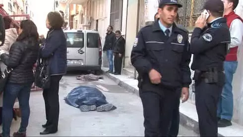 İzmir'de İnşaat İskelesi Devrildi: 1 Ölü, 1 Yaralı