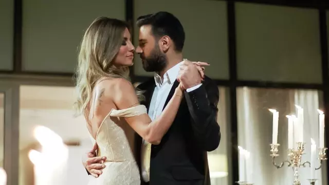 Alişan ve Çağla Şıkel Yollarını Ayırdı Alişan ve Çağla Şıkel Yollarını Ayırdı