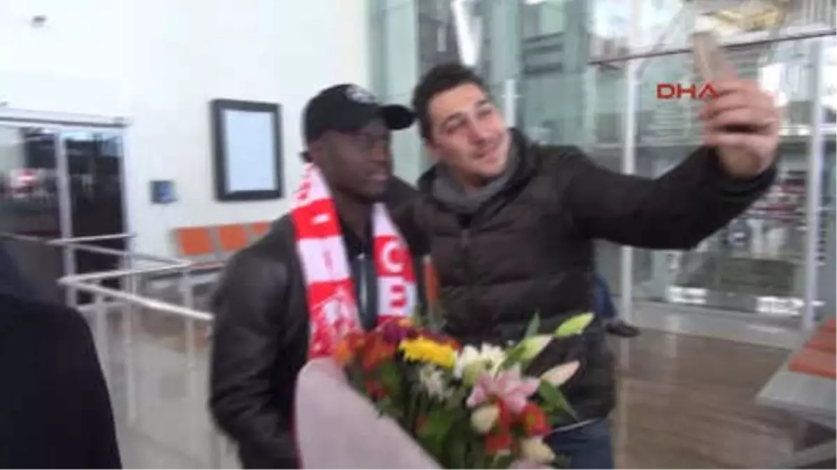 Demir Grup Sivasspor'un Yeni Transferi Henri Saivet Sivas'a Geldi