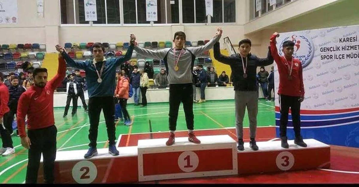 Güreşte İl Birincilikleri Bandırma'nın
