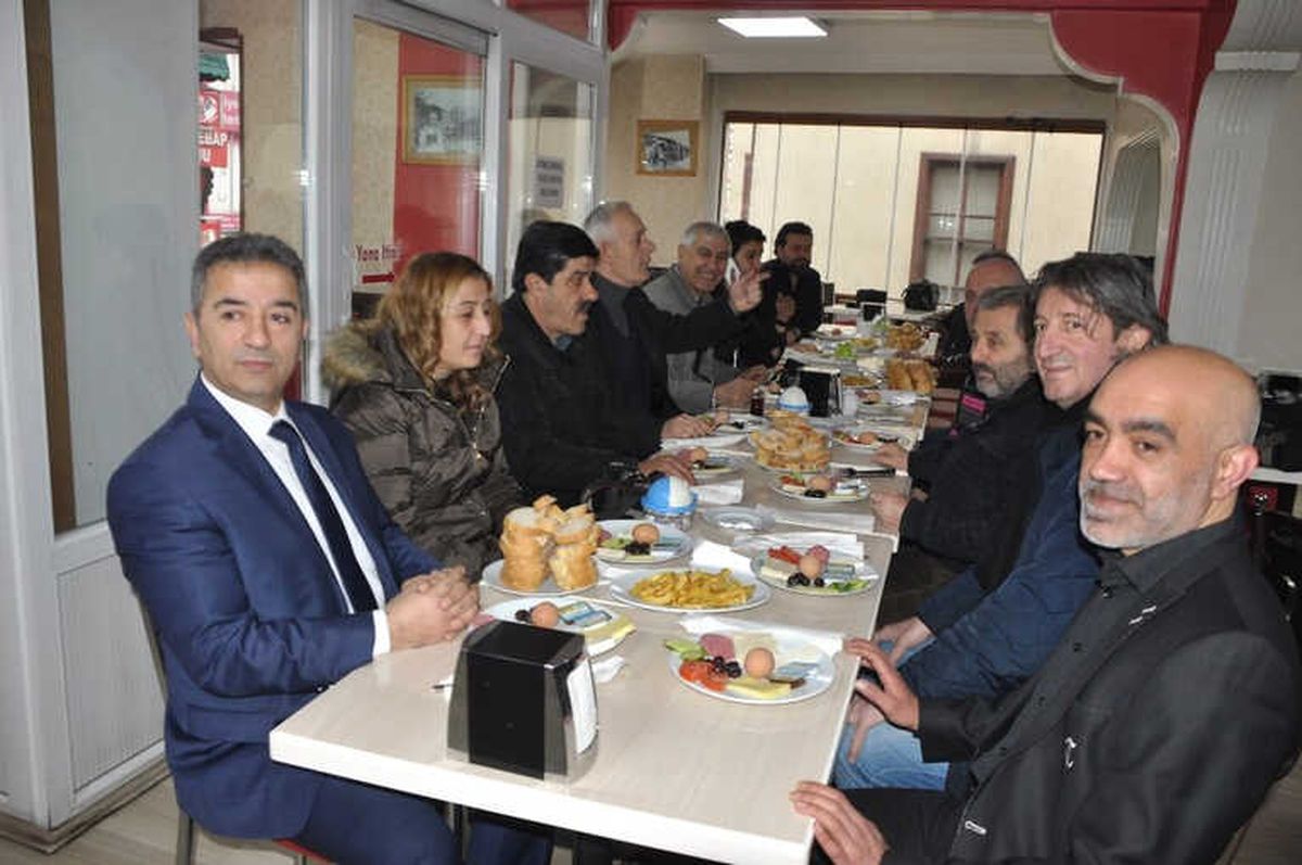 Zonguldak'ta 35 Yıldır Berberlik Yapan Koç, Başkanlığa Talip