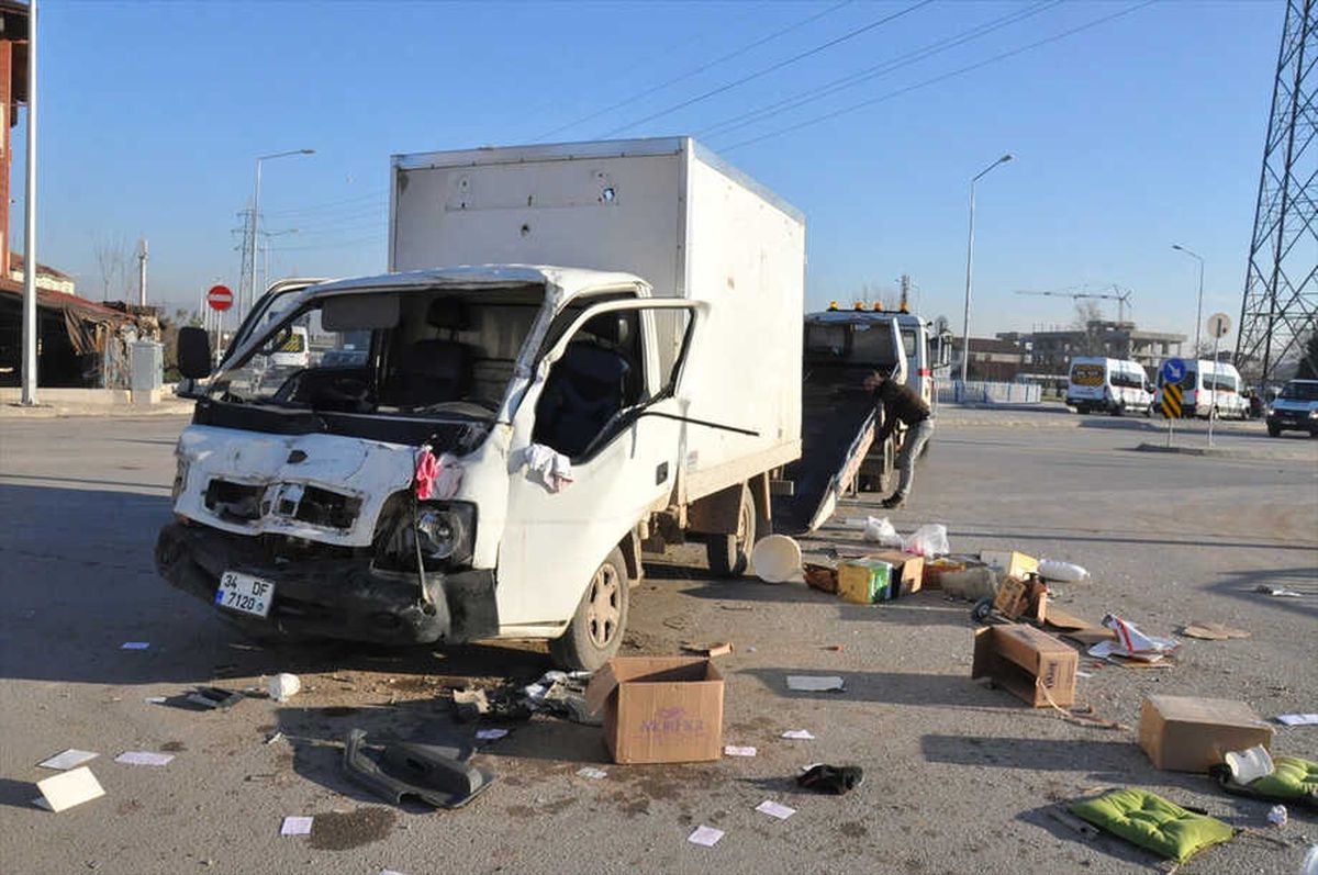 Gölcük'te Trafik Kazası: 1 Yaralı