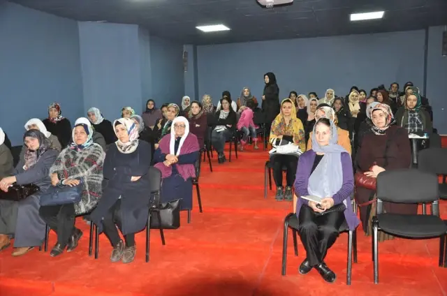 Hakkari'de Şehitler İçin Tören Düzenlendi