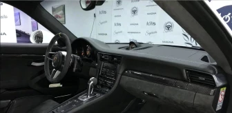 Martini Çizgileri İle Porsche 911 Gt3 Rs'i Süslüyor