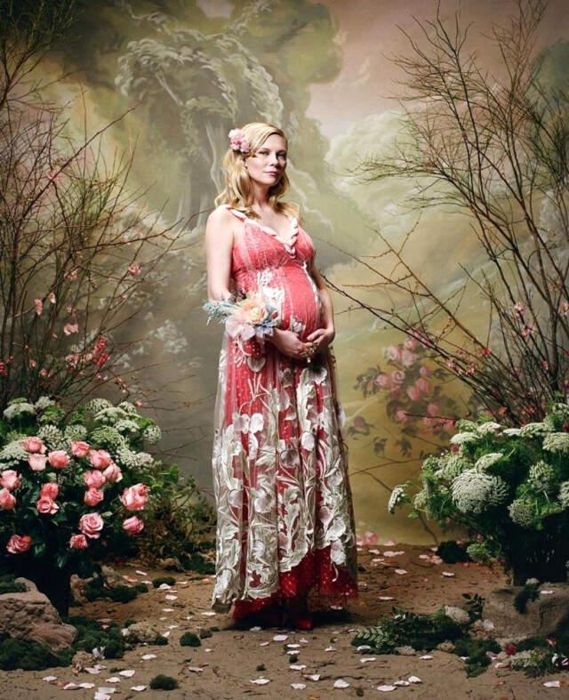 Ünlü oyuncu Kirsten Dunst, Hamile Olduğunu Moda Çekimlerinde Duyurdu