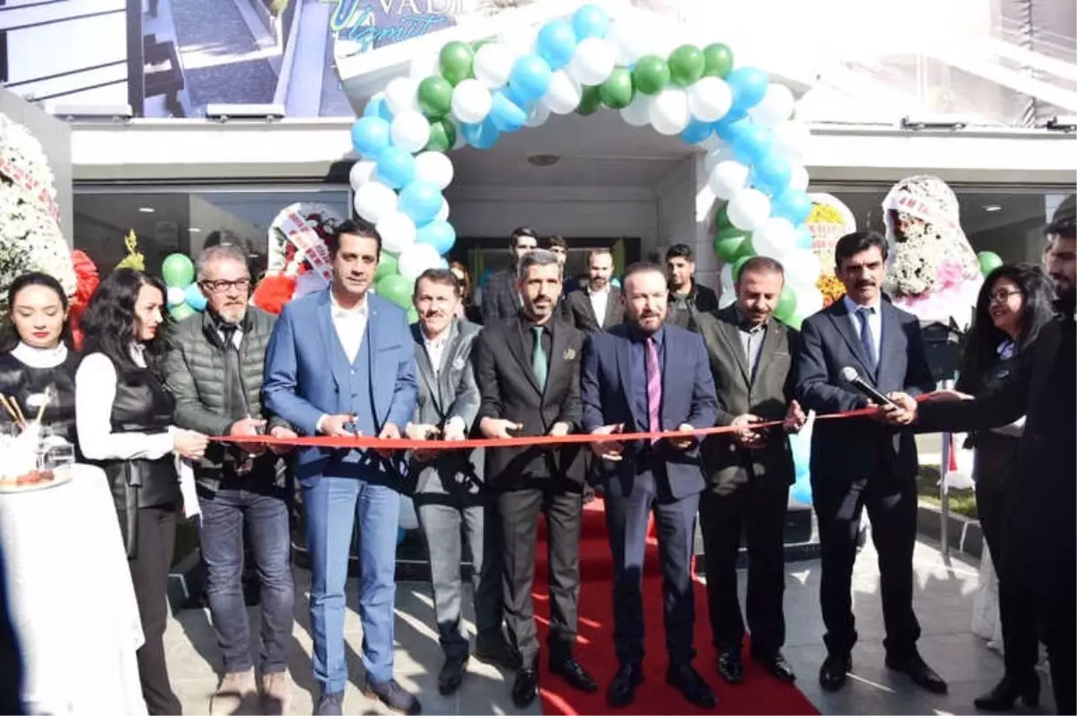 Vadi İzmit'in Yeni Satış Ofisi Yenişehir'de Açıldı