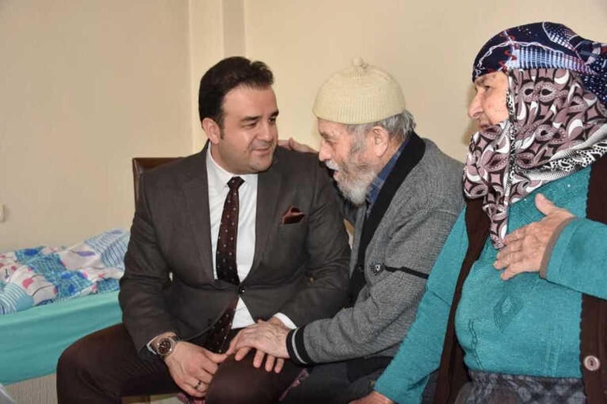 AK Parti Tepebaşı İlçe Yönetimininden Ayda 3 Bini Aşkın Ev Ziyareti