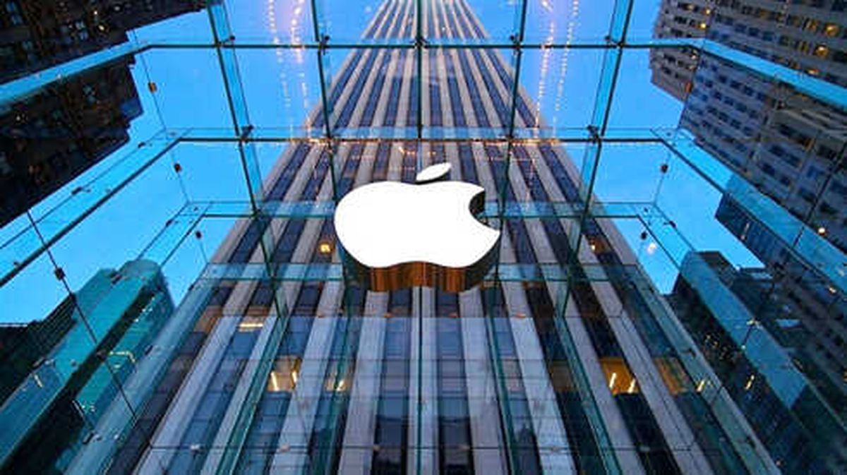 Apple'ın Geliri Rekor Kırdı, İphone Satışları Düştü