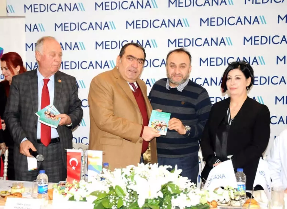 Dünya Kanser Günü'nde Hastalara Moral Ziyareti