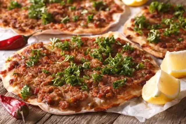 Kış Aylarının Favori Lezzeti Lahmacun Oldu!