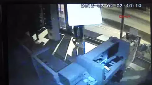 Kocaeli Cep Telefonu Çalan Hırsızlar Güvenlik Kamerasına Yakalandı Kocaeli Cep Telefonu Çalan Hırsızlar Güvenlik Kamerasına Yakalandı