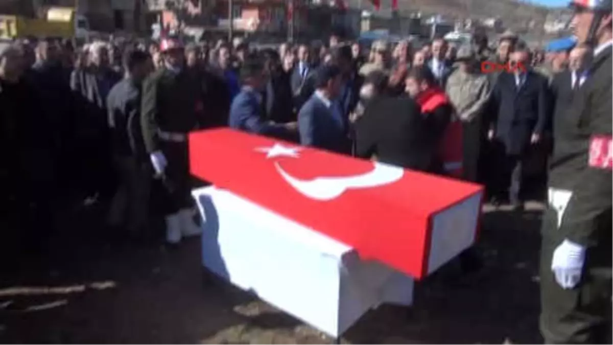 Siirt Şehit Er Kürtçe Ağıtlarla Toprağa Verildi