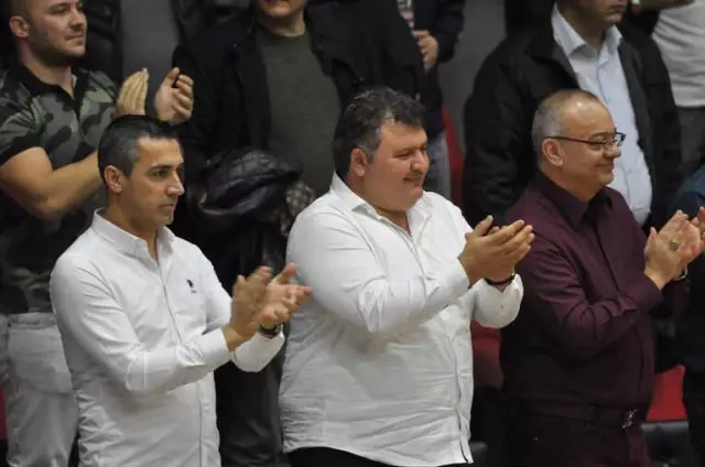 Manisa Bbsk, Gemlik'i 62-56 ile Geçti Manisa Bbsk, Gemlik'i 62-56 ile Geçti