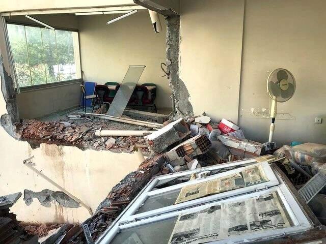 Mardin'de Caminin Silüetini Bozan Müftülük Binasını Yıkmaya Kalktı