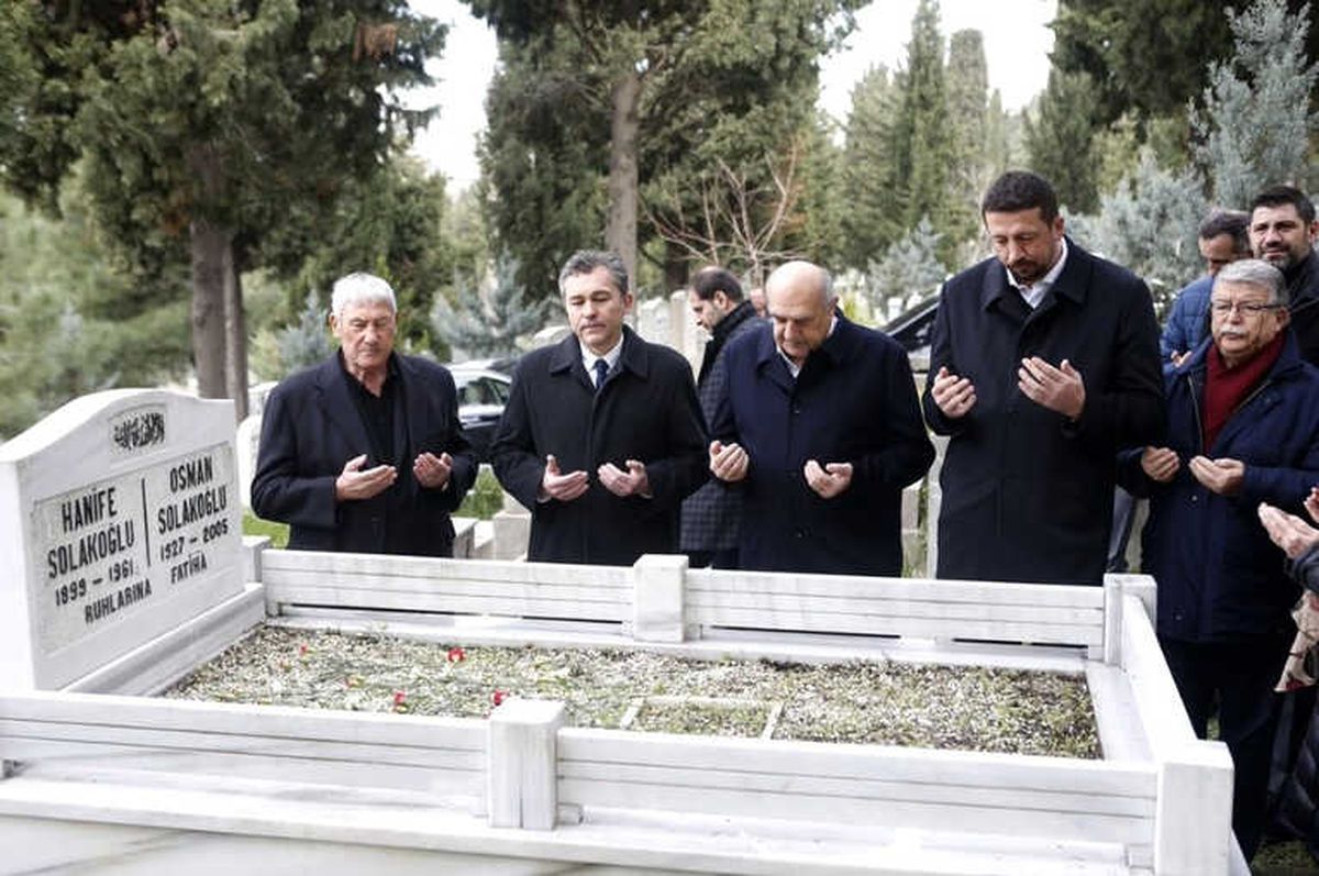 Osman Solakoğlu, Mezarı Başında Anıldı