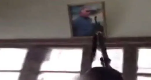 Teröristlerden Temizlenen Bülbül'de Okuldaki Öcalan Posterlerinin İndirildiği Anlar Kamerada