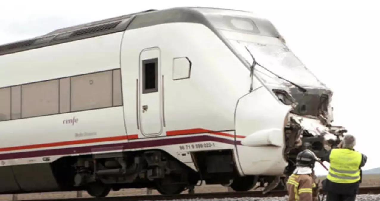 ABD'de İki Tren Çarpıştı: 2 Ölü, 50 Yaralı