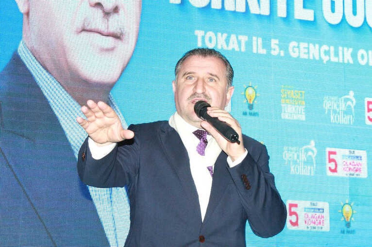 Gençlik ve Spor Bakanı Bak: 'Kimse Türklere Meydan Okumasın'