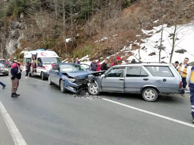 Rize'de Trafik Kazası: 7 Yaralı