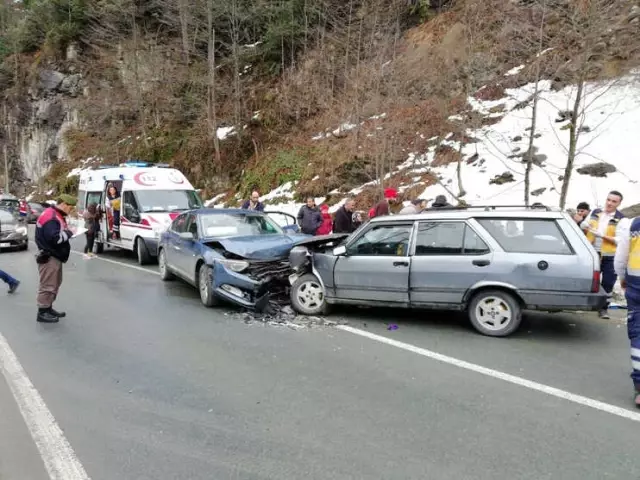 Rize'de Trafik Kazası: 7 Yaralı