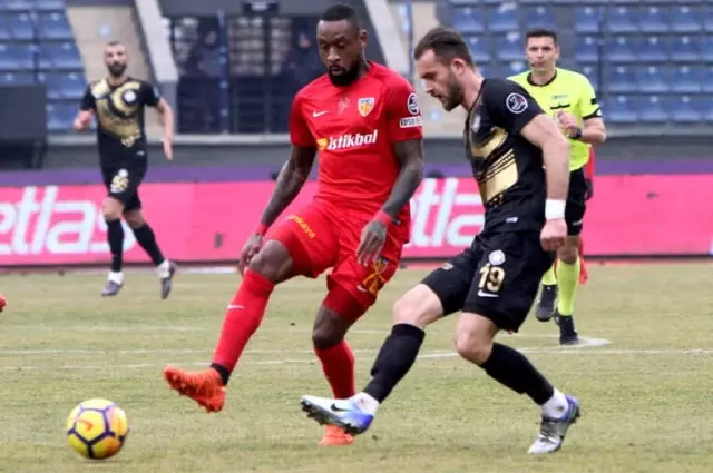 Spor Toto Süper Lig: Osmanlıspor: 0 - Kayserispor: 1 (İlk Yarı)