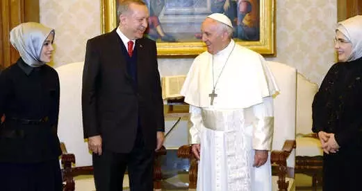 Emine Erdoğan'dan Ziyaret Yorumu: Vatikan'da Ektiğimiz Tohumu Türkiye'de Çınara Dönüştüreceğiz