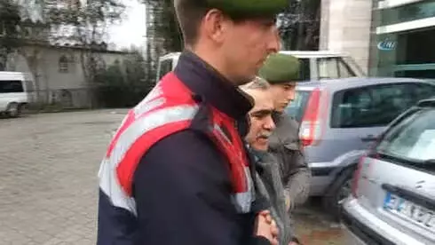 Fetö'den Aranan Şahıs Bahçede Fındık Fidanı Dikerken Yakalandı Fetö'den Aranan Şahıs Bahçede Fındık Fidanı Dikerken Yakalandı