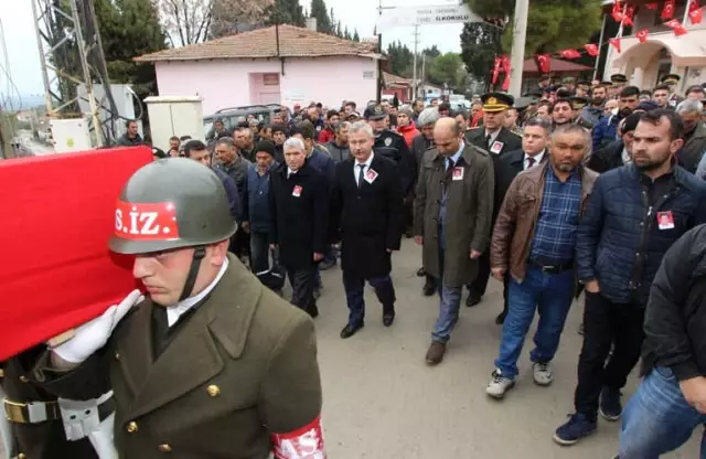 Vefat Eden Güneydoğu Gazisi Askeri Törenle Toprağa Verildi Vefat Eden Güneydoğu Gazisi Askeri Törenle Toprağa Verildi