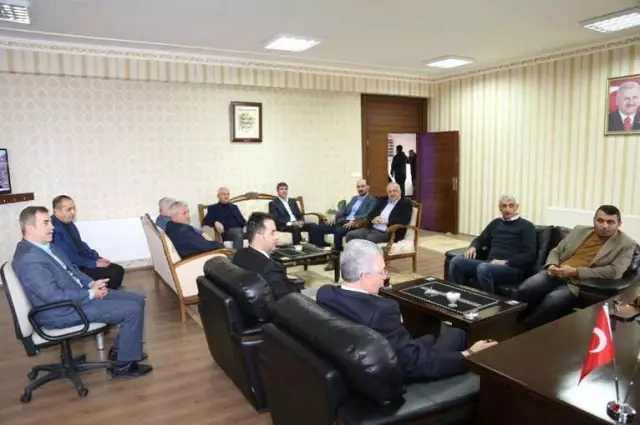 AK Parti Erzincan Milletvekili Karakelle ve Erzincan Belediye Başkanı Başsoy'dan Çukurkuyu... AK Parti Erzincan Milletvekili Karakelle ve Erzincan Belediye Başkanı Başsoy'dan Çukurkuyu...