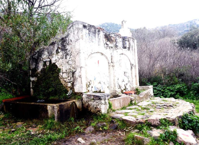 Kentsel Sit Alanındaki 600 Yıllık Köy Kaderine Terk Edildi