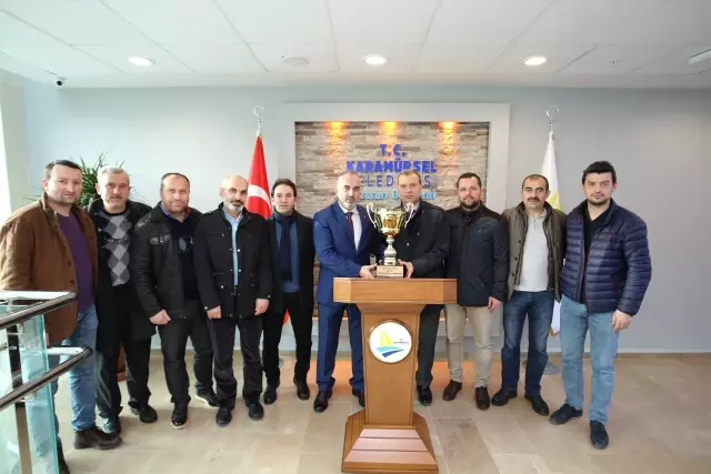 Şampiyonluk Kupası Başkan Yıldırım'ın Ellerinde