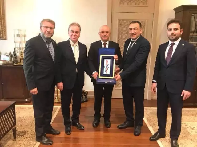 Vekiller, Kütahyalılar'ın Taleplerini Cumhurbaşkanlığı Külliyesi'ne Ulaştırdı Vekiller, Kütahyalılar'ın Taleplerini Cumhurbaşkanlığı Külliyesi'ne Ulaştırdı
