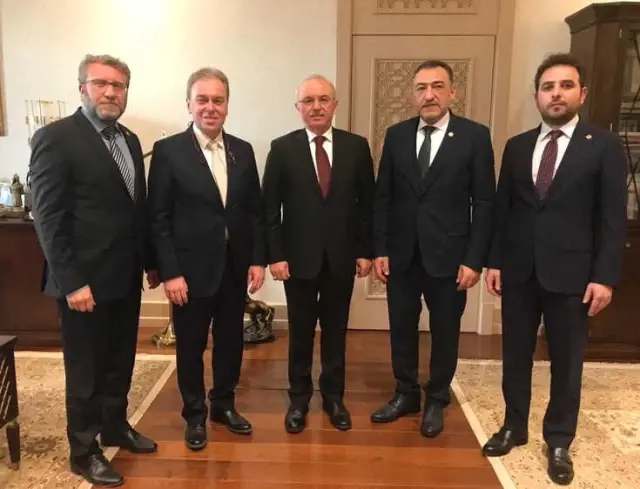 Vekiller, Kütahyalılar'ın Taleplerini Cumhurbaşkanlığı Külliyesi'ne Ulaştırdı Vekiller, Kütahyalılar'ın Taleplerini Cumhurbaşkanlığı Külliyesi'ne Ulaştırdı