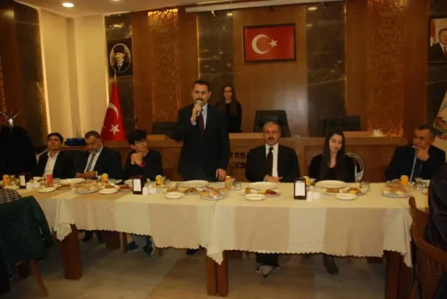 Başkan Eroğlu: 'Biz Sizlerle Daha Büyük Türkiye'yi İnşa Edeceğiz' Başkan Eroğlu: 'Biz Sizlerle Daha Büyük Türkiye'yi İnşa Edeceğiz'