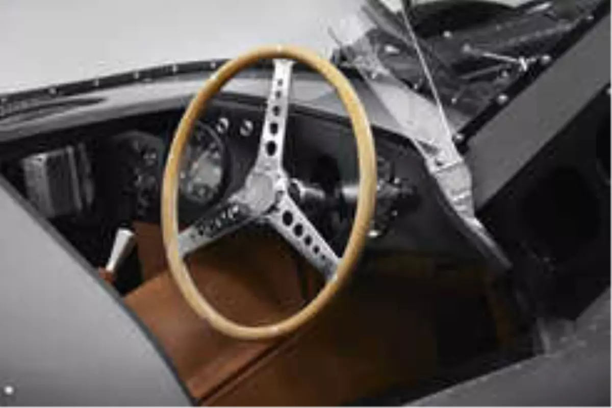 Jaguar D-Type Yeniden Doğuyor