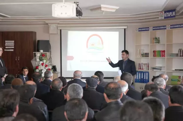 Ahlat'ta 'Buzağı Ölümlerinin Önlenmesi' Toplantısı