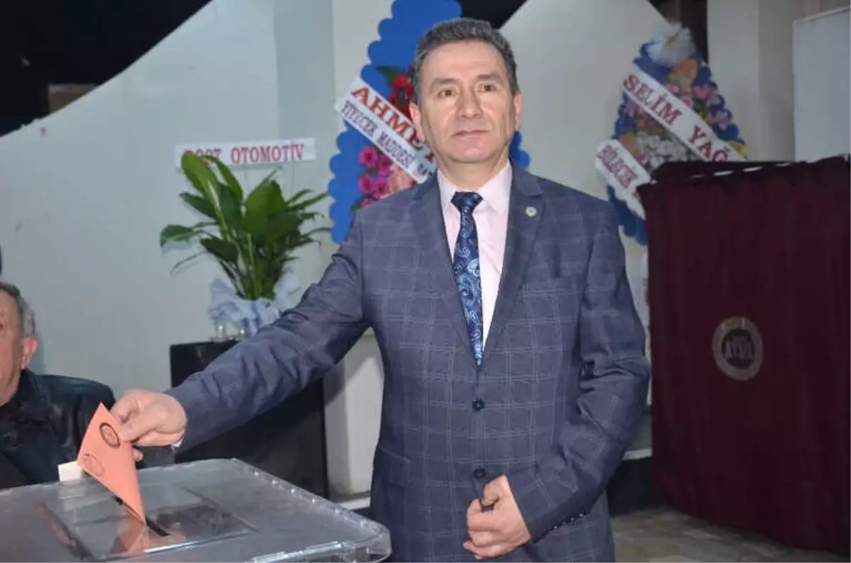 Bilecik Madeni İşler Esnaf ve Sanatkarlar Odası Başkanı Mehmet Baş Güven Tazeledi