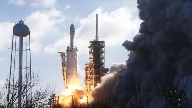 Spacex'in Tuhaf Serüveni: Elon Musk Tesla'sını Uzaya Neden ve Nasıl Yolladı?
