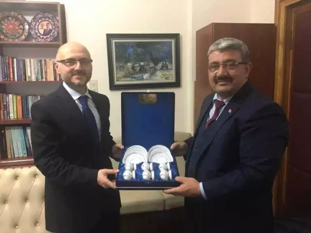 Başkan Ferit Karabulut: Botaş Genel Müdürü Özcan'la Doğalgazı Konuştuk Başkan Ferit Karabulut: Botaş Genel Müdürü Özcan'la Doğalgazı Konuştuk
